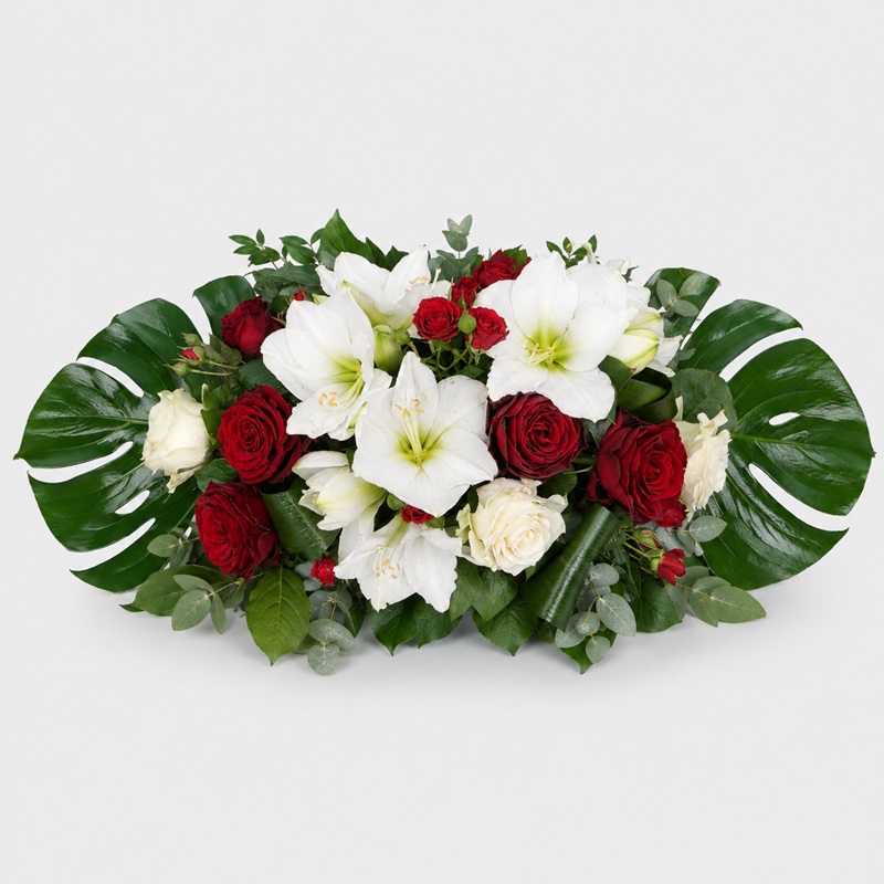 Aranjament funerar cu trandafiri si crini albi