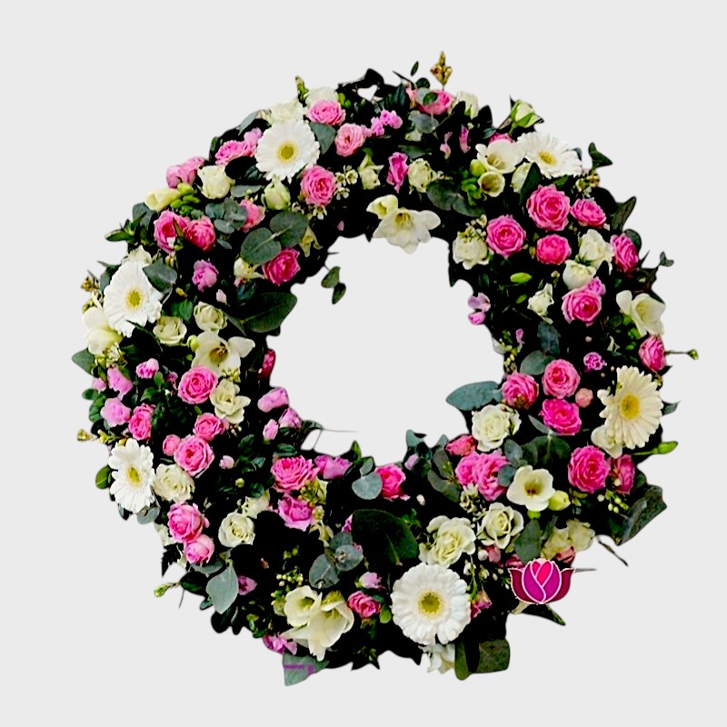 Coroana funerara cu miniroze gerbera mini si frezii