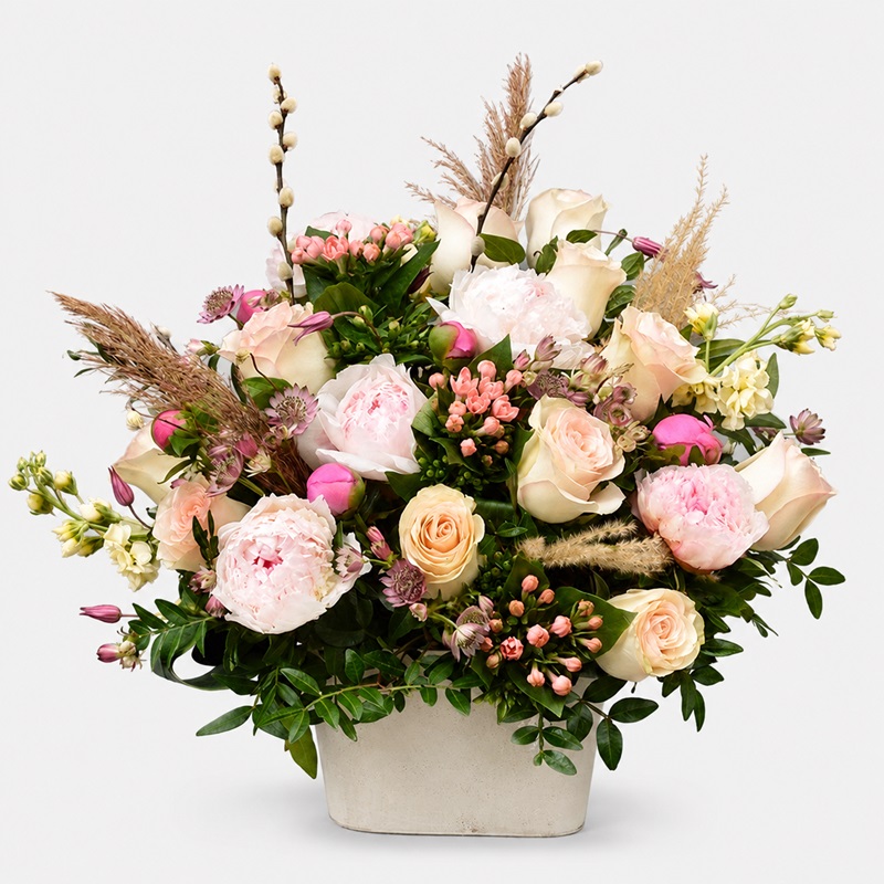 Aranjament floral cu bujori si trandafiri Dimineti Calde