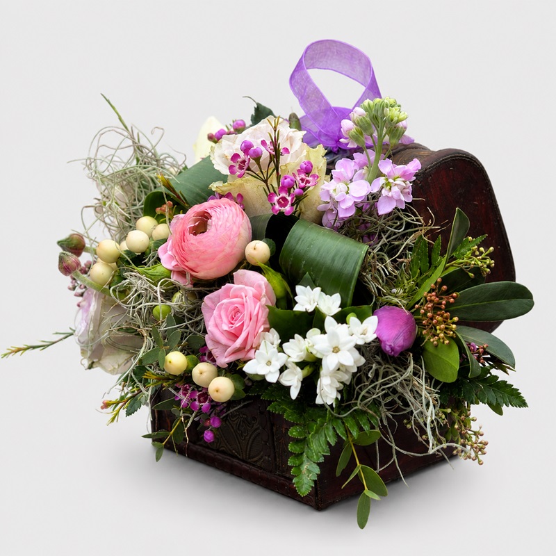 aranjament floral in cutie cu lalele
