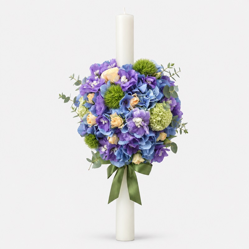 Lumanare botez cu delphinium albastru viburnum si miniroze