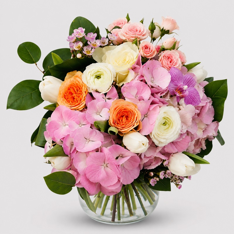 buchet cadou cu hortensii, lalele si ranunculus Dimineata purpurie