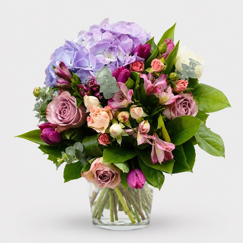 Buchet cadou cu hortensii, trandafiri si lalele Purple