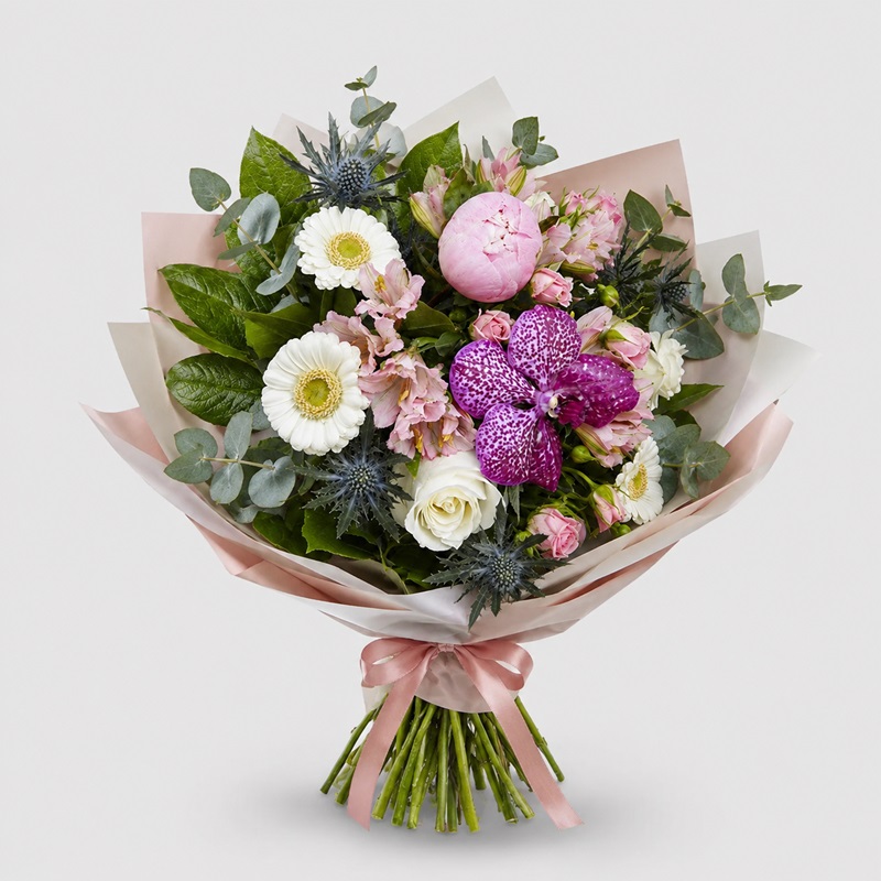 Buchet cadou cu miniroze si orhidee Vintage