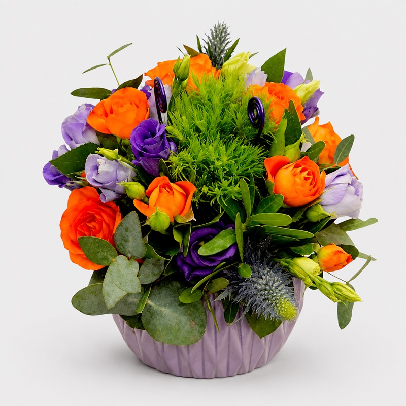 aranjament cadou cu miniroze orange si lisianthus mov