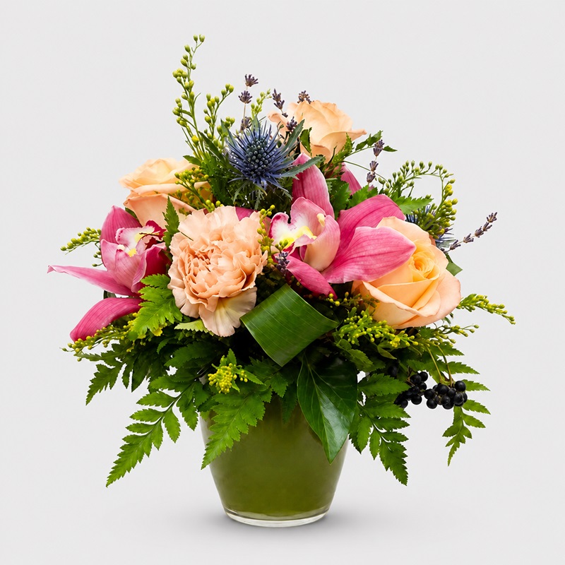 Aranjament floral cu trandafiri si orhidee Summer Blush