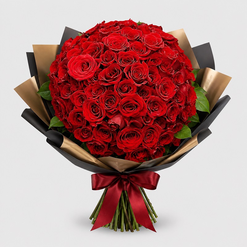 Buchet cu 101 trandafiri Rosii Inima de Catifea