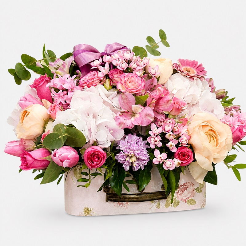 Aranjament floral cu lalele, ranunculus si trandafiri Serbet de Primavara