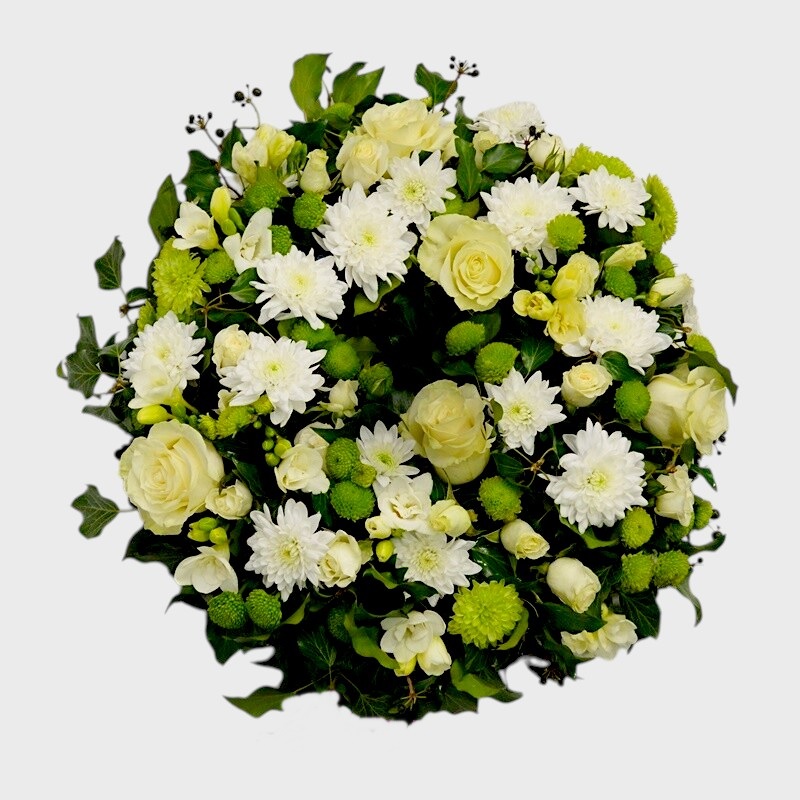 coroana funerara cu trandafiri si frezii