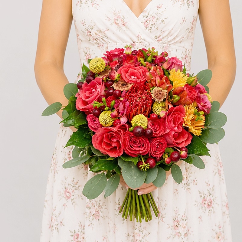 Buchet de mireasa cu trandafiri corai Living Coral