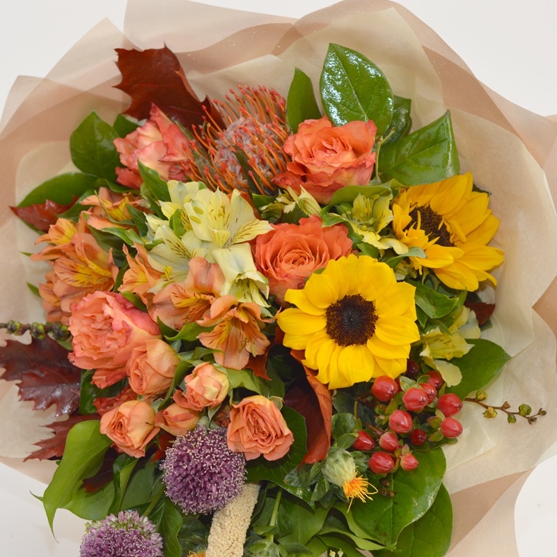 Buchet cu floarea soarelui si trandafiri Deliciu de toamna - imagine 2