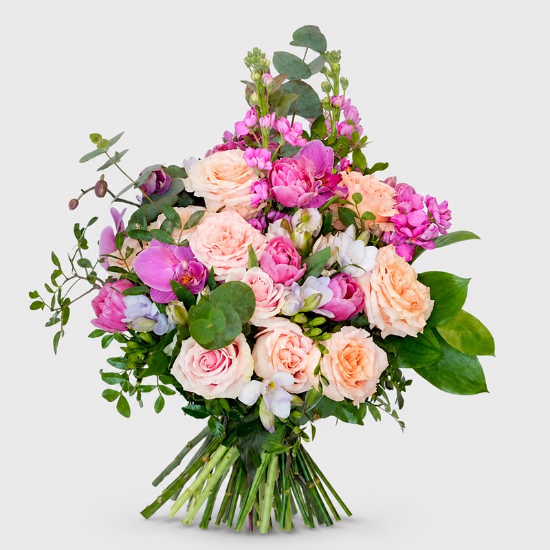 buchet cadou cu orhidee si miniroze roz