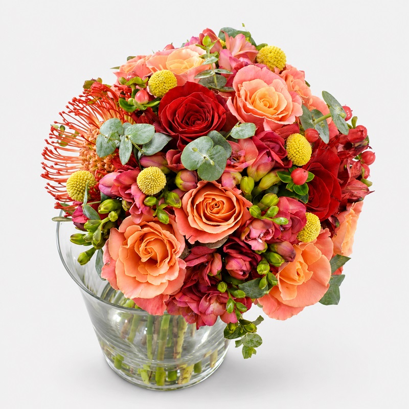 Buchet de mireasa cu trandafiri peach si frezii orange