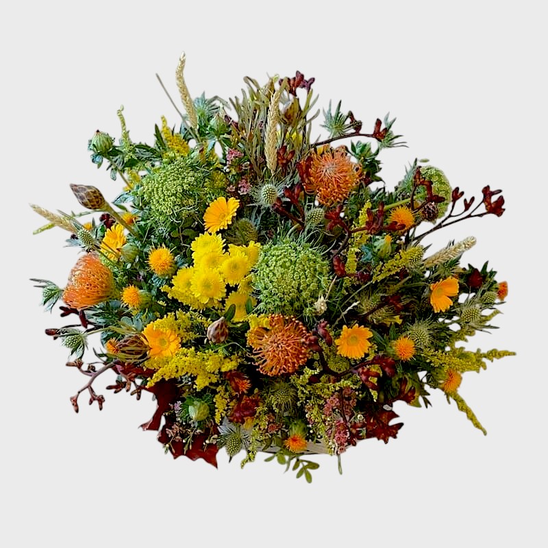 aranjament floral cu flori de camp