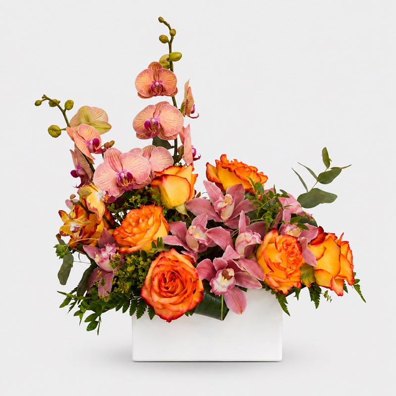 Aranjament in vas de ceramica cu orhidee si trandafiri "Cocktail floral"
