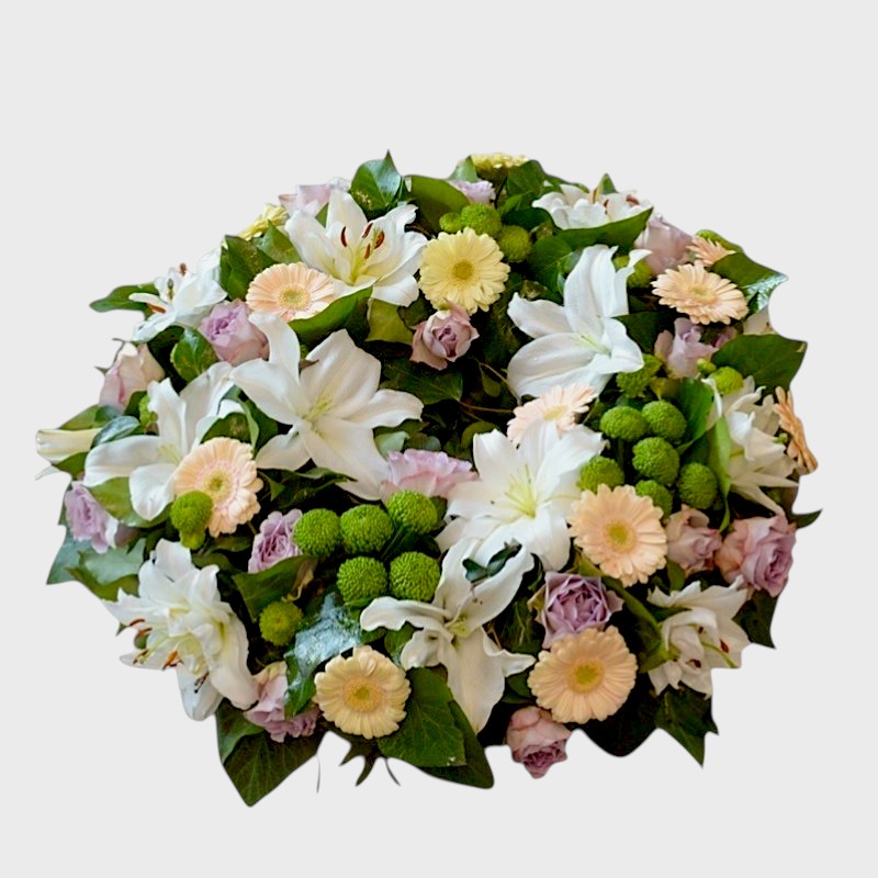 Coroana funerara cu crini si trandafiri