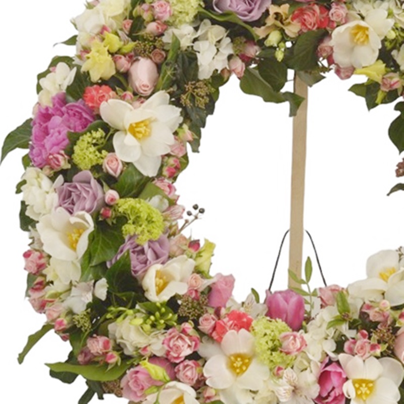 Coroana funerara cu lalele, hortensii si trandafiri - imagine 2
