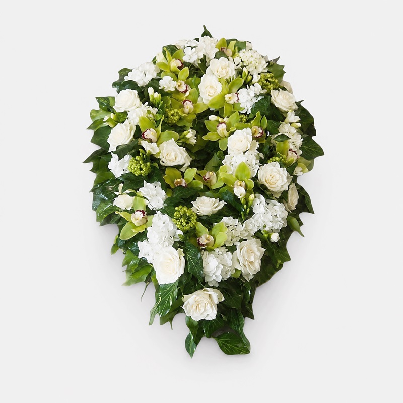 coroana funerara cu trandafiri albi si orhidee verde